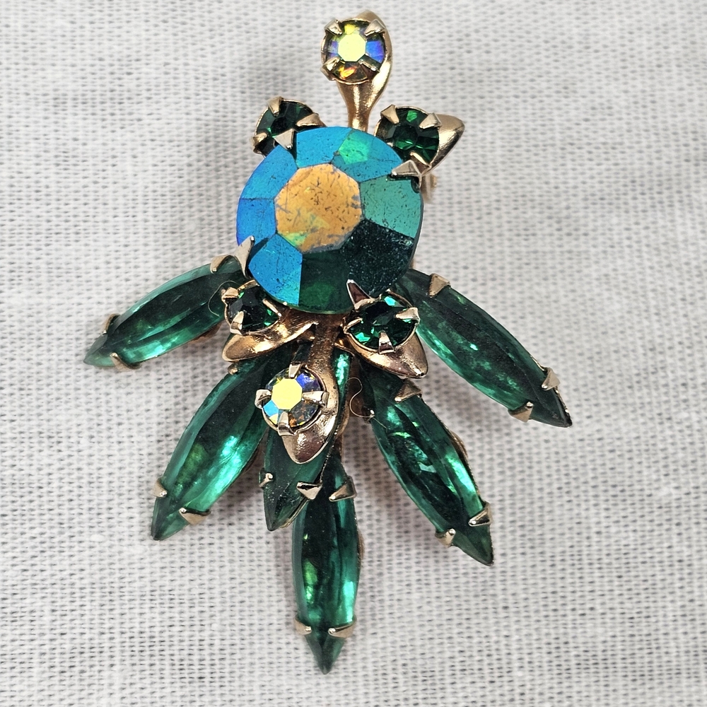 Vintage Emerald Color Aurora Borealis Clip On Brooch Pin w/Marquise Cut Stones